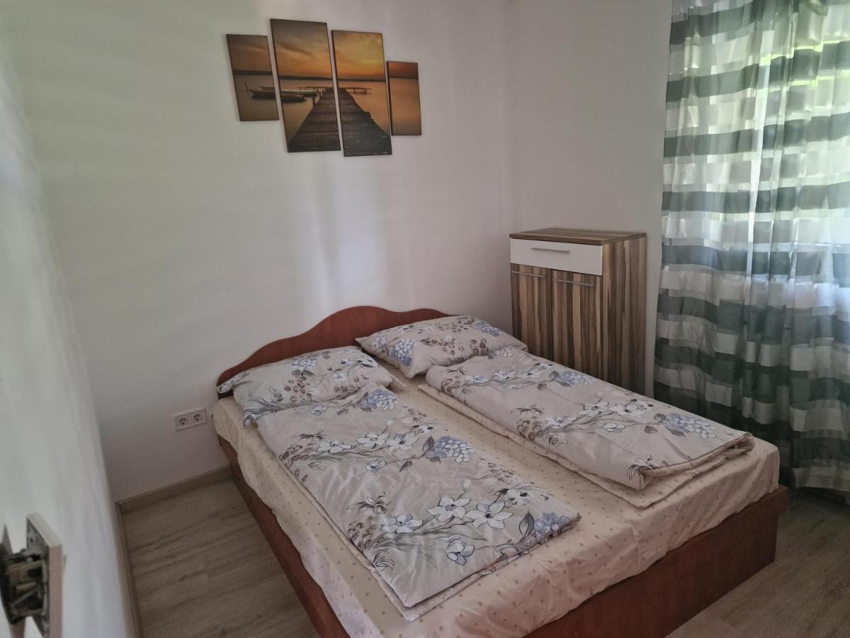 Rajmund Vendeghaz Villa Balatonkeresztúr Buitenkant foto